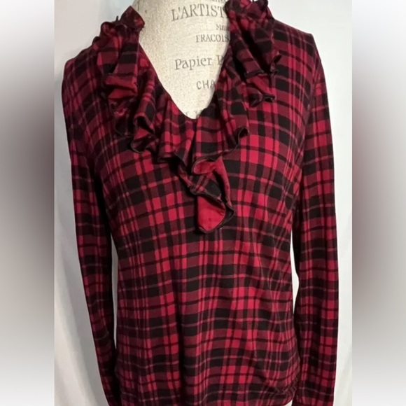 Classic chaps black and red plaid shirt medium 100 % cotton ruffle / v neck - Picture 4 of 5